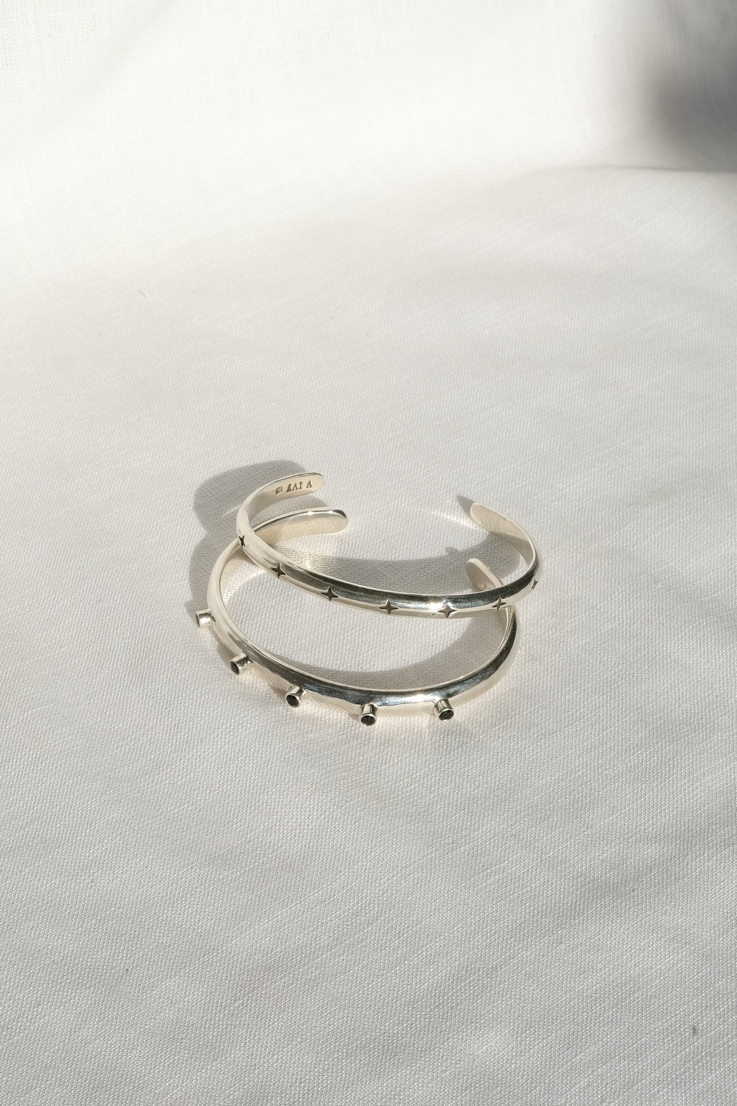 Black Spinel Cuff (5 Stones)