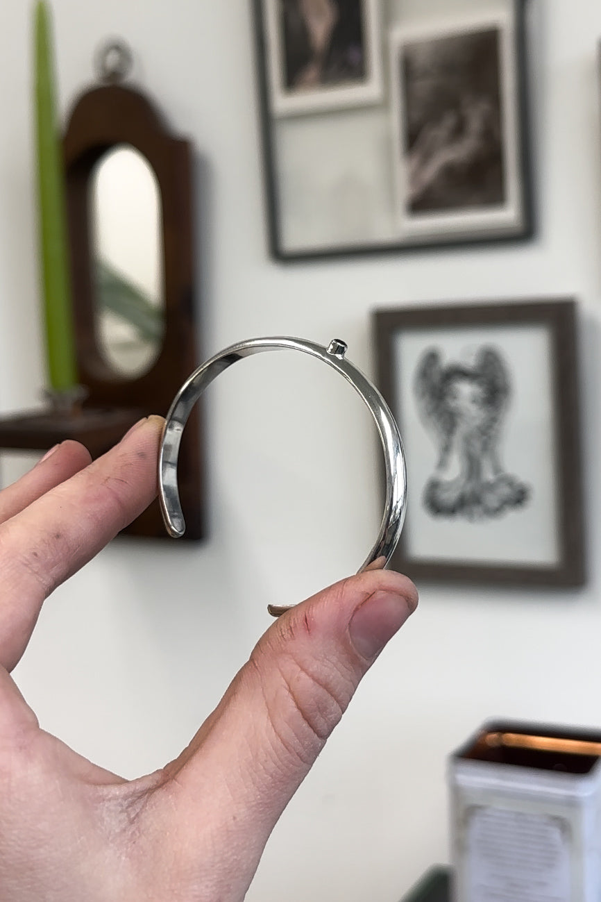 Black Spinel Cuff (Single Stone)